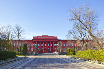Main red building of National Taras Shevchenko University in Kyiv, Ukraine - obrazy, fototapety, plakaty