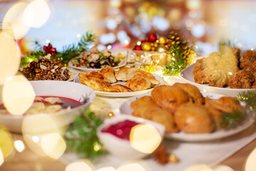 Fototapeta Święta Bożego Narodzenia, wigilijne tradycyjne  potrawy na stół. Polska kolacja świąteczna. obraz