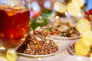 Kasza z makiem, kutia świąteczna. Tradycyjne dania na wigilijny stół w Polsce