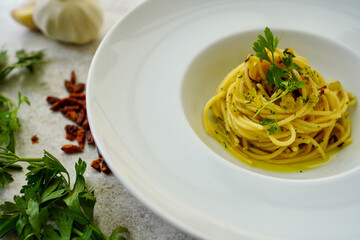 Spaghetti aglio olio e peperoncino	
