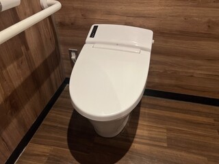 清潔感のある白いトイレ