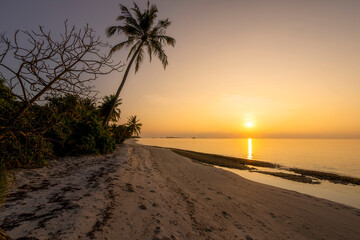 Naklejka premium Sunset in the Maldives