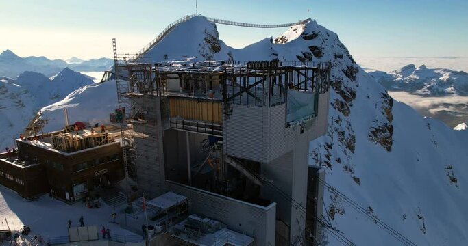 Glacier 3000 burned arrival, lateral travelling - Aerial 4K