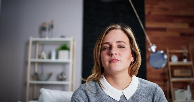 Psychology Hypnosis Using Pendulum. Hypnotic Treatment