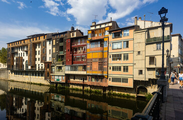 Obraz premium View of river and bridge of city of Castres, France