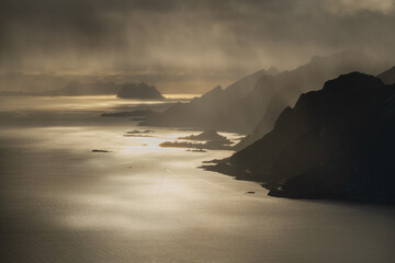 Fototapeta na wymiar Southern coastline of Moskenesøy, Lofoten Islands, Norway