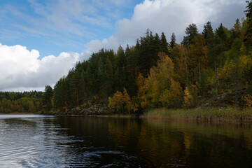 Obraz premium View of Lake Ladoga near the village Lumivaara on a sunny autumn day, Ladoga skerries, Republic of Karelia, Russia