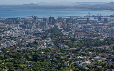Obraz premium Luftbild Kapstadt und der Atlantischer Ozean aus der Luftperspektive Südafrika