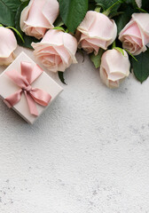 Pink pastel roses with gift box