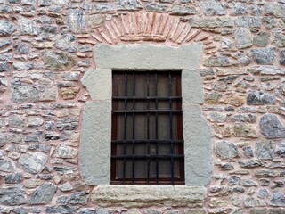 Fototapeta na wymiar old stone window