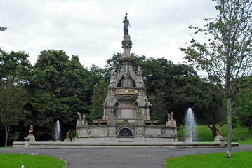 Fototapeta na wymiar Ornamental 19th Century Fountain in Public Park 