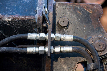 Hydraulikschläuche an Forstmaschine 1