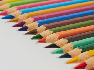 Obraz premium Colored pencils isolated on a white background. Close it.