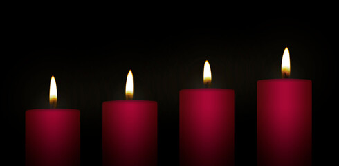 Advent mit vier Kerzenflammen, Rote brennende Kerzen auf schwarzem Hintergrund