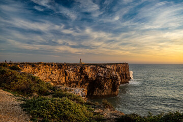 Przylądek Świętego Wincentego (port. Cabo de São Vicente) Portugalia, widok na latarnię...