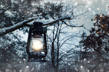 Laterne - Lantern - Licht - Wald - Schnee - Winter - Romantisch - Lantern with Snowfall - Christmas...