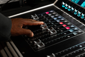 dj mixing console