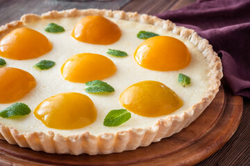 Peach tart with mascarpone cream