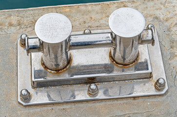 the Nickel-plated mooring bollard