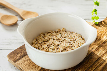 白い器に入ったオートミール