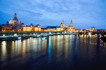 Fototapeta na wymiar Altstadt Panorama Dresden Nachtaufnahme