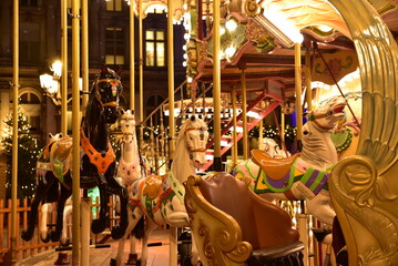 Chevaux de bois au manège © JFBRUNEAU