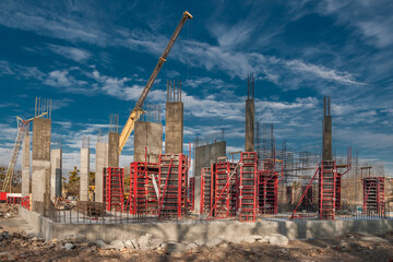 Column Formwork and Monolithic Structural Elements in Housing Construction.