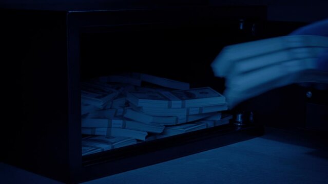 Burglar Robs Safe In The Dark