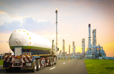 natural gas truck to Oil refinery