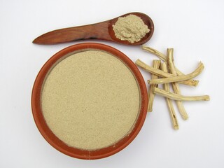Asparagus racemosus powder in a bowl 