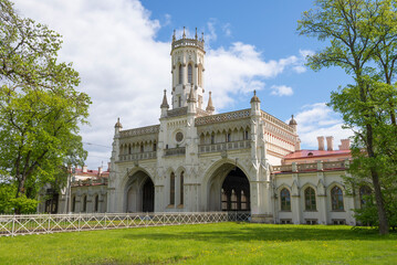 Fototapeta na wymiar The ancient building of the Noviy Peterhof railway station on a sunny May day. Petrodvorets, Russia