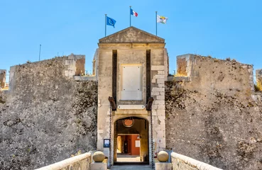 Photo sur Plexiglas Villefranche-sur-Mer, Côte d’Azur Main gate and defense walls of XVI century Citadel castle in historic old town of Villefranche-sur-Mer resort town in France