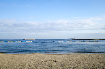 熱海の静かな海と浜辺