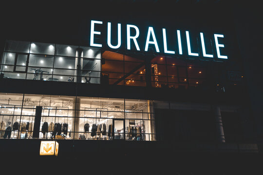 Euralille, quartier d'affaires &agrave; Lille - Photo prise en 11/2022 &agrave; 20h