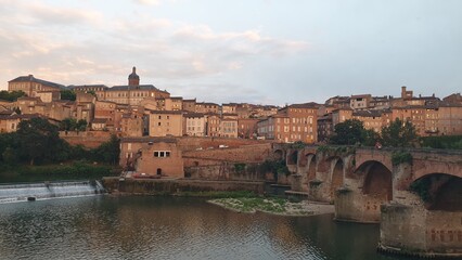 Albi, ville au bord du Tarn en Occitanie
