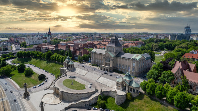 Szczecin - aerial city landscape. The Chrobry shafts, the theater and the panorama of the city. Monuments and tourist attractions of the city of Szczecin: Hakena Terrace, Chrobrego Boulevard.