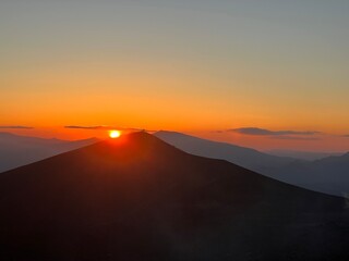 Fototapeta na wymiar 樽前山から見る日没