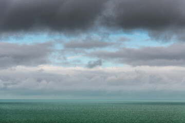 Arrivée d'un grain au dessus de la mer à Mers-les-bains