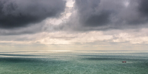 Arrivée d'un grain au dessus de la mer à Mers-les-bains