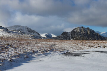 Fototapeta na wymiar Snowdonia snowdon winter glyderau carneddau wales