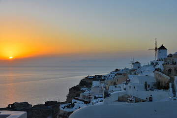 Fototapeta premium Santorini at the sunset
