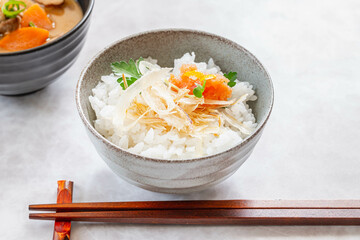 ご飯にのせた吹雪たらとたらこと味噌汁