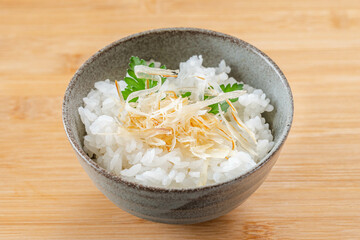 新米のご飯にのせた吹雪たら