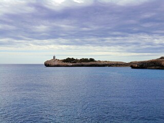 faro en el mar mediterraneo