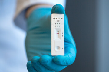 Negative test result by using rapid test device for COVID-19. - 552902319