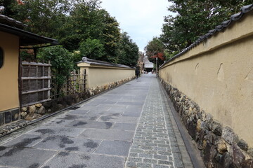 Fototapeta na wymiar A tourist spot in Kyoto : a scene of Nene-no-michi Street in Kyoto City 京都の観光地：ねねの道の風景