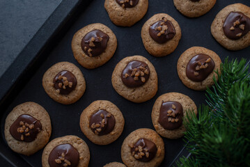 chocolate linzer cookies