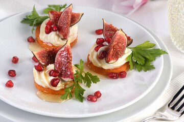 Roasted sweet potato rounds as a vegetarian snack