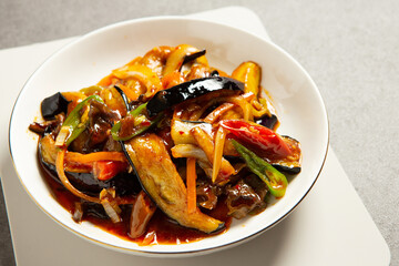 Stir-fried eggplant and vegetables with spicy spices