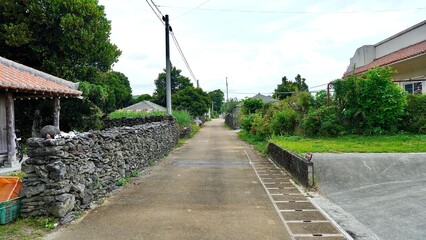 沖縄県伊是名島の街並み © 隼人 増田